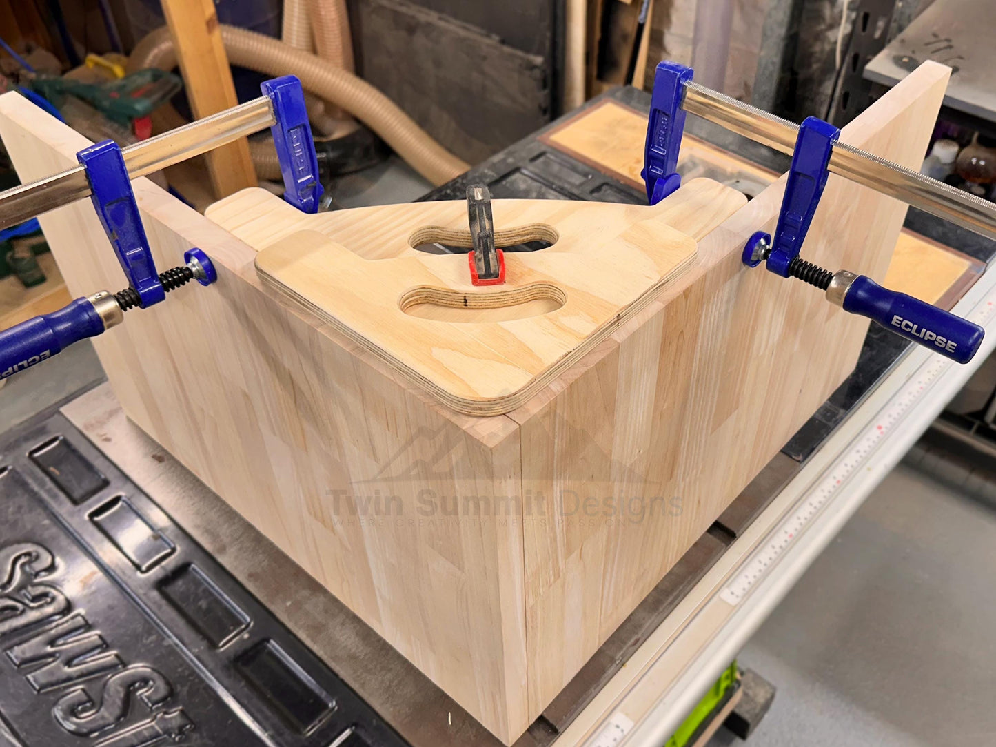 Corner Clamp Jig CNC Router and Laser Files, Cabinet Squares, Multiple Size Corner Clamp Jigs, Fusion 360 SVG DXF step and illustrator files